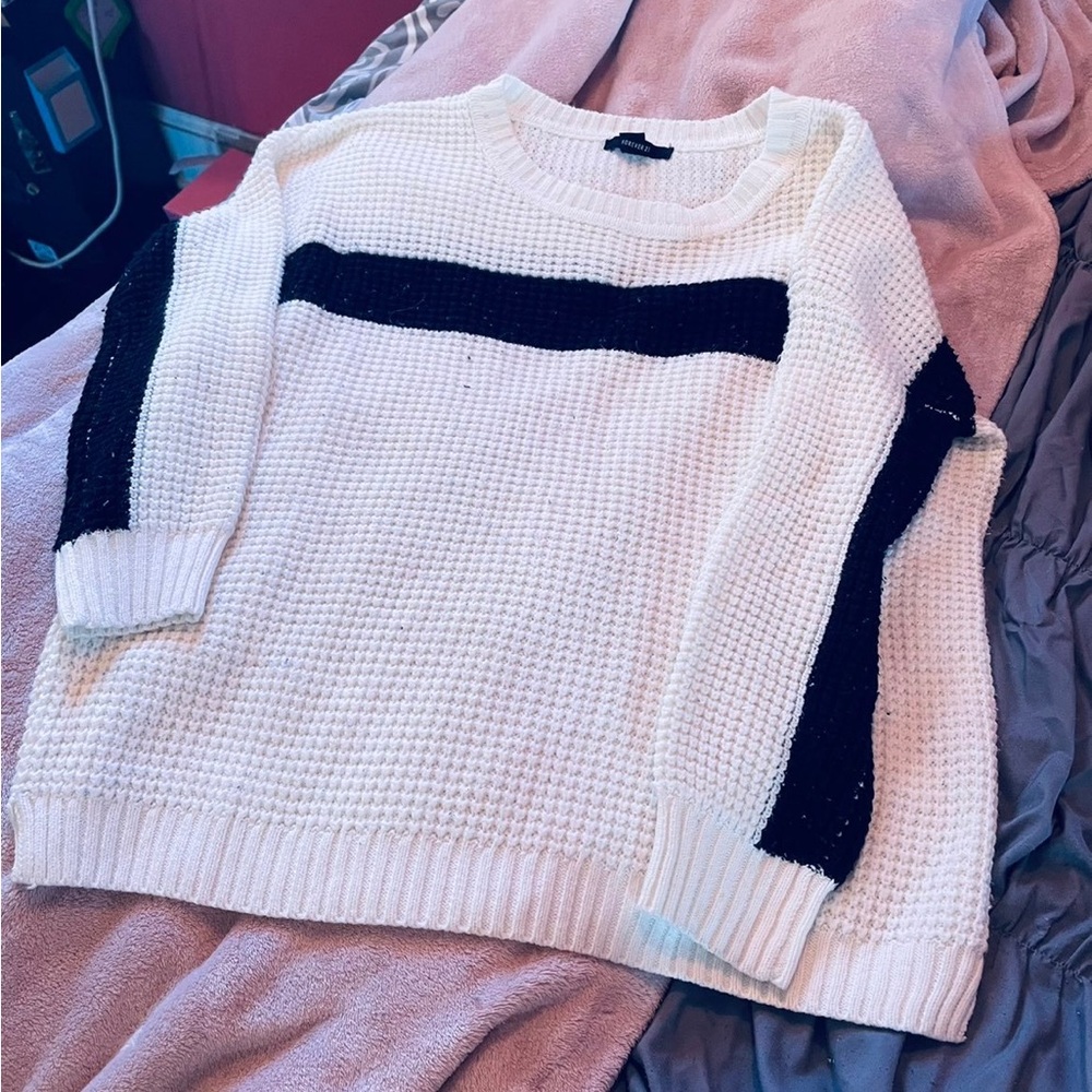 Sweater - Picture 8 of 12